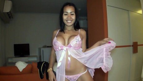 Huge tits Thai girlfriend homemade video