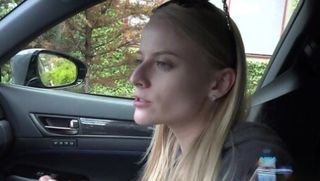 Skinny blondie Paris White shows her hard nipples and sexy jeans