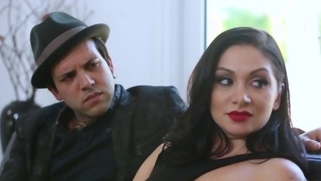 Lea Lexis decided to pleasure two horny dudes simultaneously
