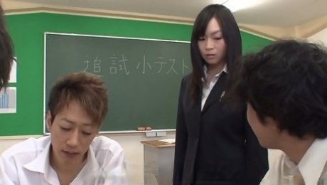 Poor trainee gets her parts touched by her students in the lecture room