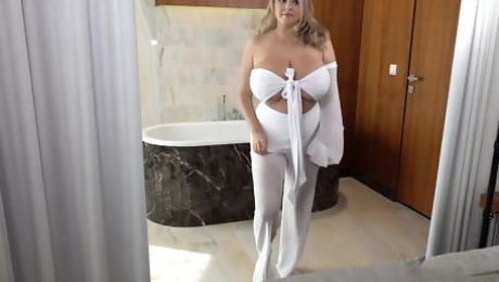 Vivian Blush - my boobs can knot wait !