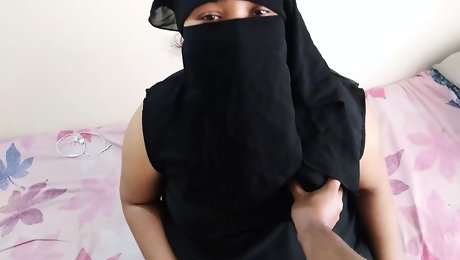 Saudi maid fucked by owner while owner's wife was not at home - Wet Pussy Fucking & Cum