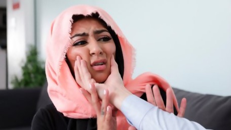 Video  Beautiful Muslim teen Binky Beaz fucked in the doggy style