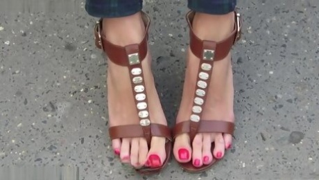 Sexy sandals and long toes